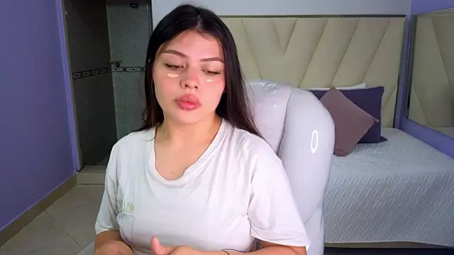 Snapshot of Sexy_paradise18_ chatting on February 2025 04:24:01 AM Sexy paradise18 online show from February 2025 04:24:01 AM