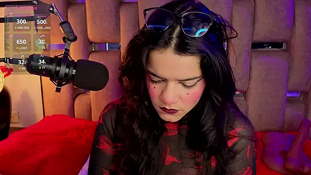 Snapshot of ValerieKay_ chatting on November 2025 09:42:02 PM ValerieKay online show from November 2025 09:42:02 PM