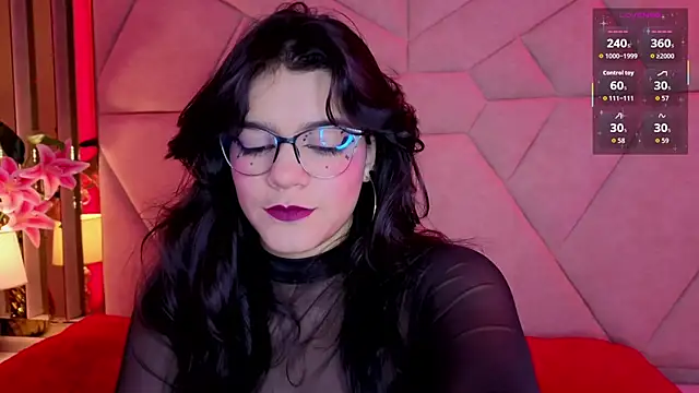 Snapshot of ValerieKay_ chatting on February 2026 01:22:01 PM ValerieKay online show from February 2026 01:22:01 PM