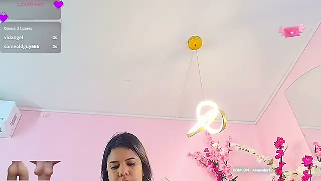 almendraevans online show from March 2025 03:01:01 PM