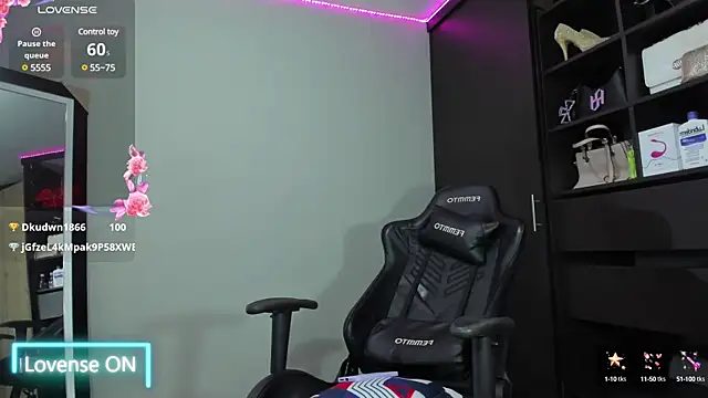 Snapshot of MeganDaviees chatting on March 2025 03:54:02 AM MeganDaviees online show from March 2025 03:54:02 AM