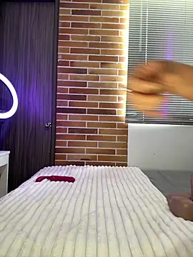 Libia James online show from October 2025 04:31:02 PM
