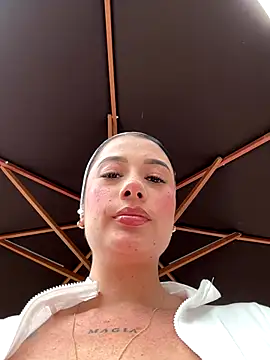 Libia James online show from October 2025 06:34:01 PM