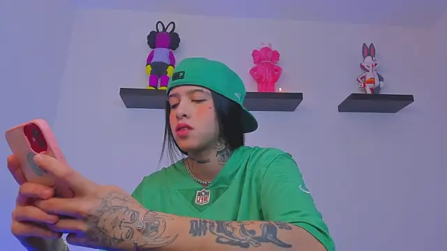 Gangster Girl online show from February 2025 11:00:01 PM