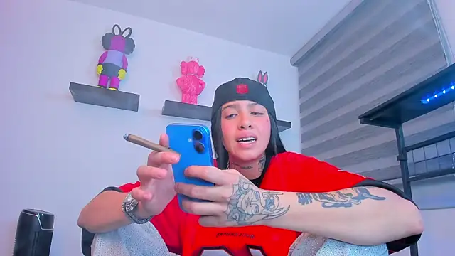 Gangster Girl online show from November 2025 01:43:01 AM