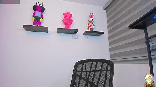 Gangster Girl online show from April 2026 04:36:01 AM