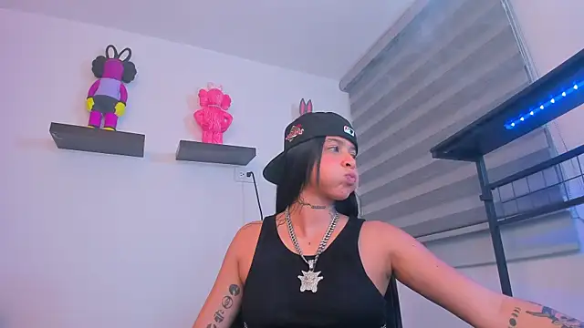 Gangster Girl online show from November 2025 12:47:02 AM