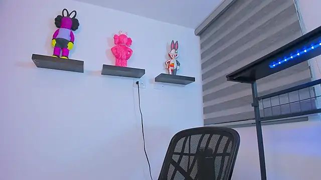 Gangster Girl online show from November 2025 12:55:01 AM