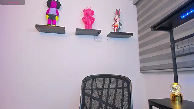 Gangster Girl online show from March 2026 11:30:01 PM