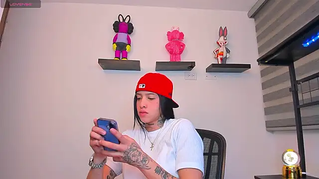 Gangster Girl online show from March 2026 06:28:02 AM