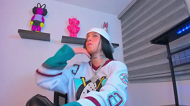 Gangster Girl online show from October 2025 04:11:02 AM