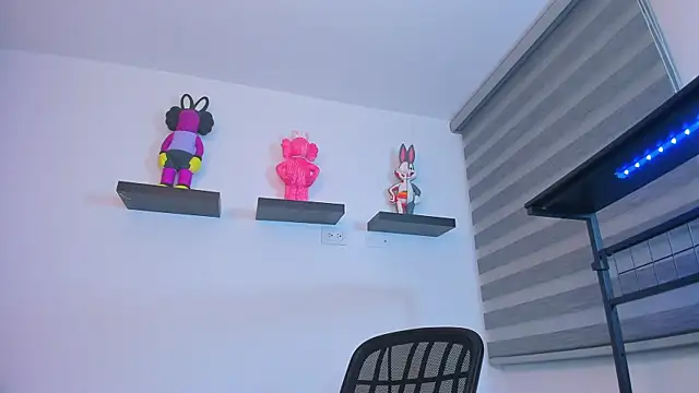 Gangster Girl online show from November 2025 12:32:02 AM