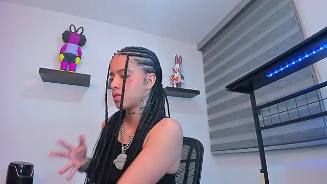 Snapshot of Gangster_Girl chatting on December 2025 04:47:02 AM Gangster Girl online show from December 2025 04:47:02 AM