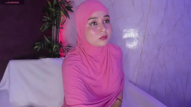 Snapshot of SamiQuest chatting on October 2025 04:25:02 AM SamiQuest online show from October 2025 04:25:02 AM