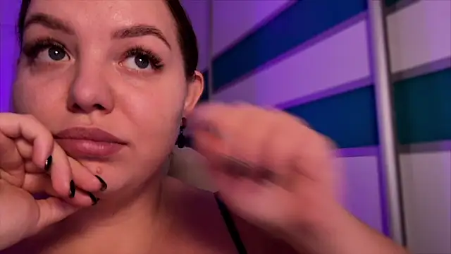 Snapshot of courteous_raspberrry chatting on October 2025 12:38:02 PM courteous raspberrry online show from October 2025 12:38:02 PM