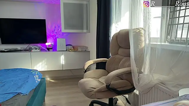 courteous raspberrry online show from March 2026 10:53:02 AM