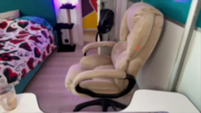 Snapshot of courteous_raspberrry chatting on October 2025 11:14:02 AM courteous raspberrry online show from October 2025 11:14:02 AM