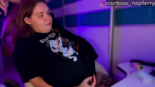 courteous raspberrry online show from November 2025 11:43:02 AM