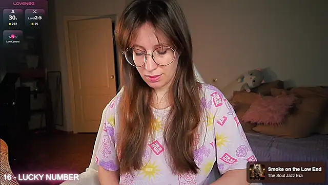 Snapshot of ms_allison_w chatting on May 2026 04:51:02 PM ms allison w online show from May 2026 04:51:02 PM