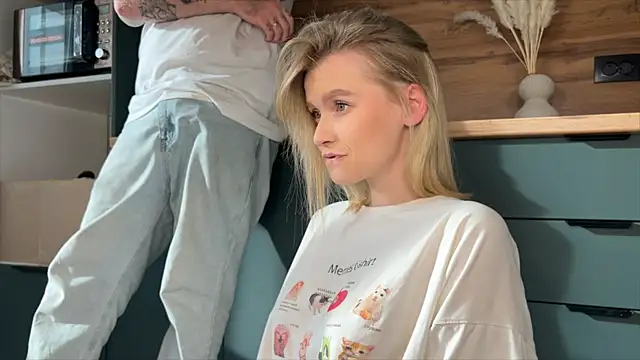 Adelovenick online show from March 2026 01:44:01 PM