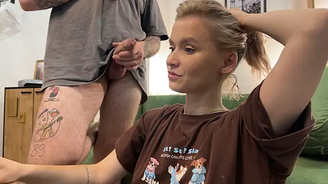 Snapshot of Adelovenick chatting on October 2025 07:13:02 PM Adelovenick online show from October 2025 07:13:02 PM