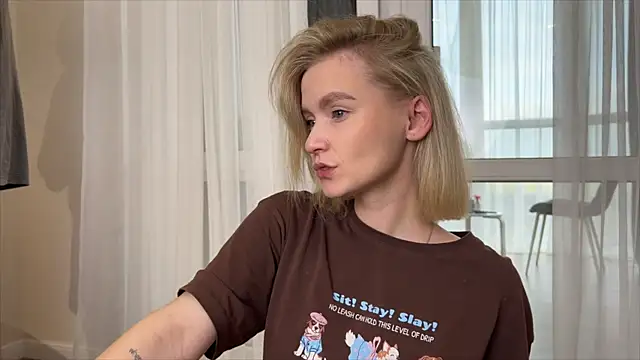 Snapshot of Adelovenick chatting on November 2025 12:19:02 PM Adelovenick online show from November 2025 12:19:02 PM