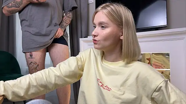 Snapshot of Adelovenick chatting on October 2025 07:51:02 AM Adelovenick online show from October 2025 07:51:02 AM