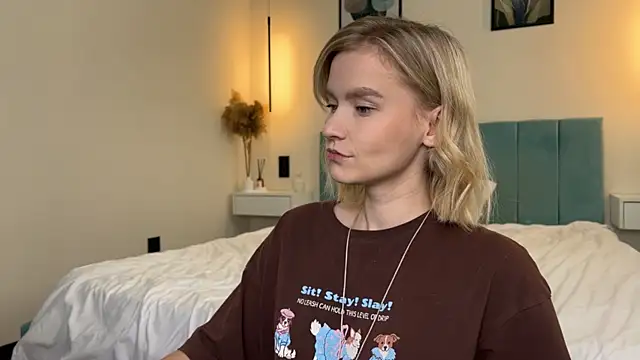 Snapshot of Adelovenick chatting on November 2025 08:13:01 AM Adelovenick online show from November 2025 08:13:01 AM