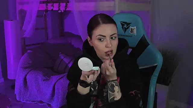 Lana  May online show from November 2025 05:33:01 AM