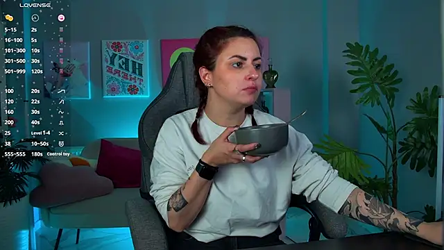 Lana  May online show from November 2025 11:33:02 AM