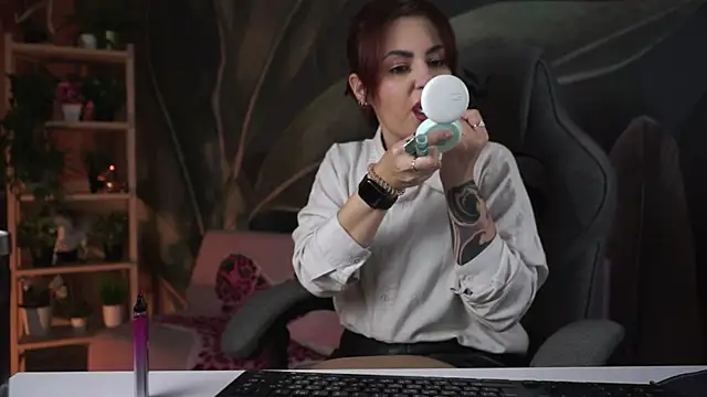 Lana  May online show from October 2025 06:05:01 AM