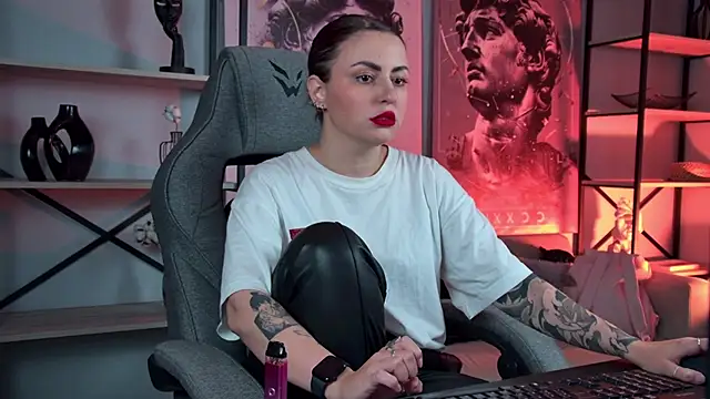 Lana  May online show from October 2025 08:29:02 AM