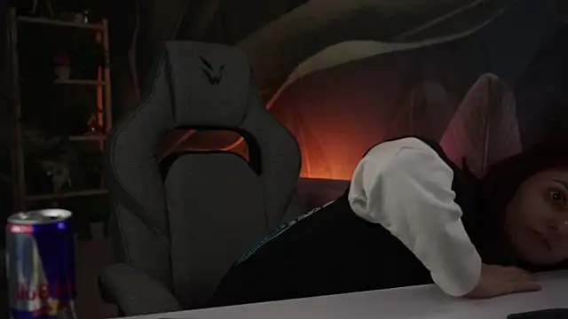 Lana  May online show from October 2025 11:18:01 AM