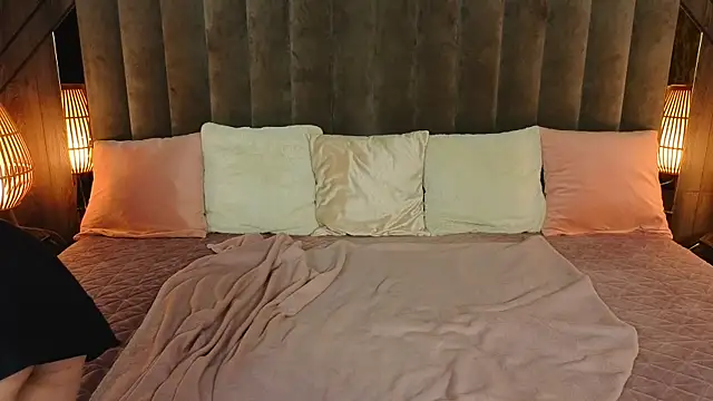 Daisy Delight online show from September 2025 07:57:02 PM