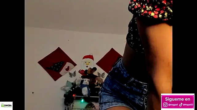 meganthompsonn22 online show from December 2025 12:23:01 AM