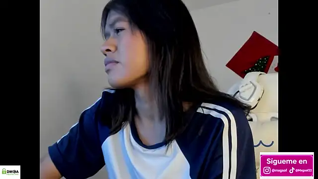 meganthompsonn22 online show from December 2025 06:42:01 PM