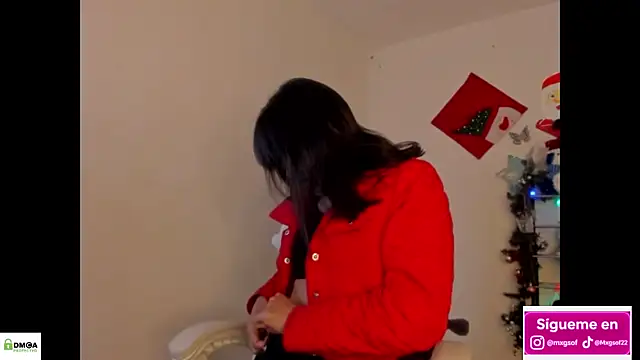 meganthompsonn22 online show from November 2025 05:57:01 PM