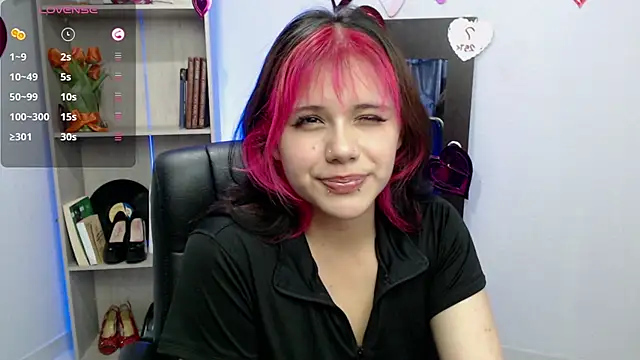 mixie cute online show from February 2025 08:14:02 PM