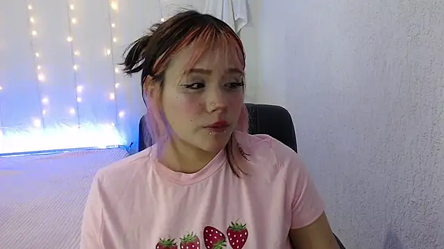 mixie cute online show from December 2024 07:52:01 PM