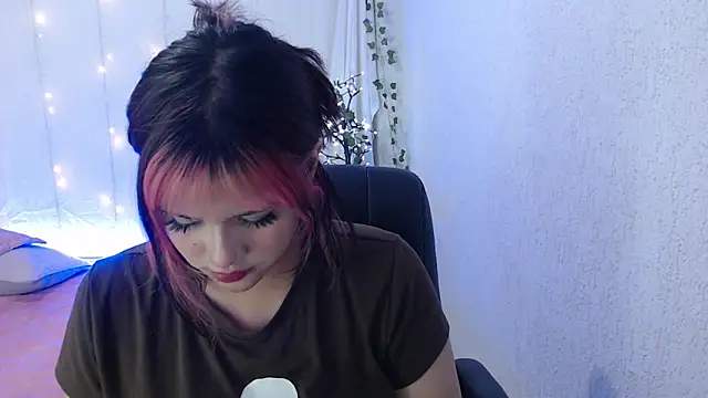 mixie cute online show from January 2025 10:15:02 PM