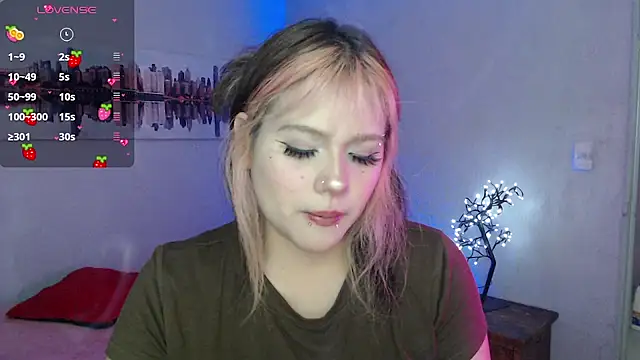 mixie cute online show from December 2024 07:50:02 PM