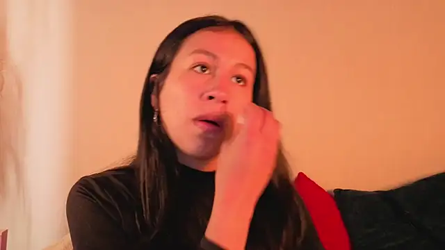EmiGomez  online show from September 2025 12:33:02 PM