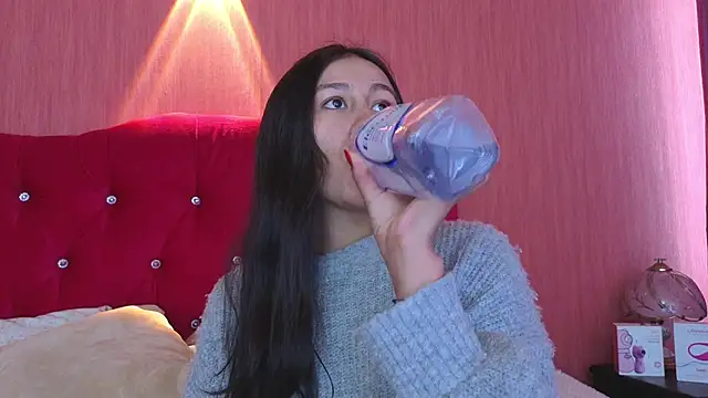 EmiGomez  online show from September 2025 01:07:01 PM