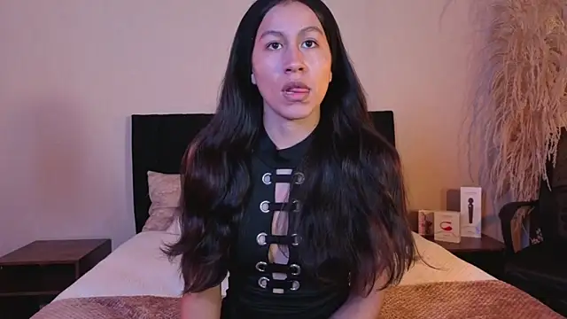 EmiGomez  online show from March 2026 01:10:02 PM