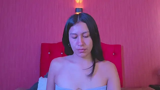 EmiGomez  online show from October 2025 01:54:02 PM