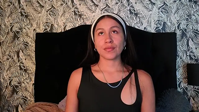 EmiGomez  online show from December 2025 08:31:02 PM