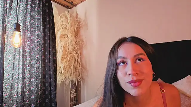 EmiGomez  online show from October 2025 12:38:02 PM