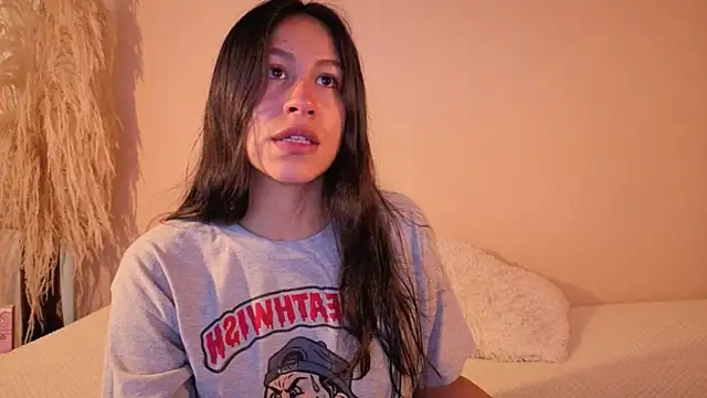 EmiGomez  online show from December 2025 11:44:02 AM