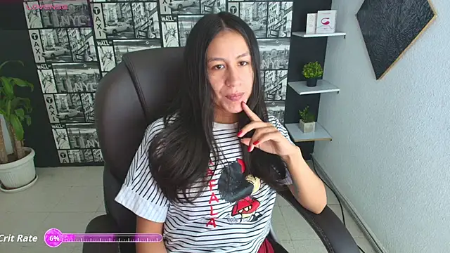 EmiGomez  online show from October 2025 01:34:01 PM