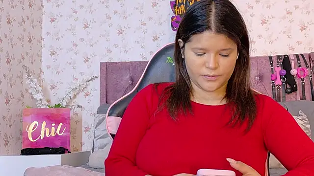 AvrillThomas online show from November 2025 03:59:02 PM